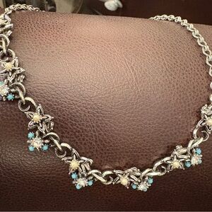 Vintage Silver Tone Adjustable Choker
Style Necklace with Faux Pearls Crystal